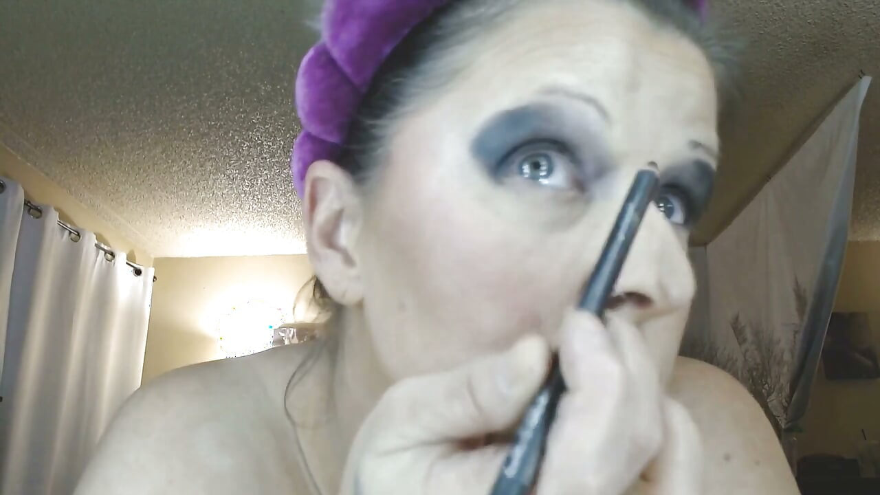 Voyeur Complet Make up Total Ignore You