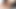 ソファの上でしわくちゃの足の裏と足の指を揺らす女王様