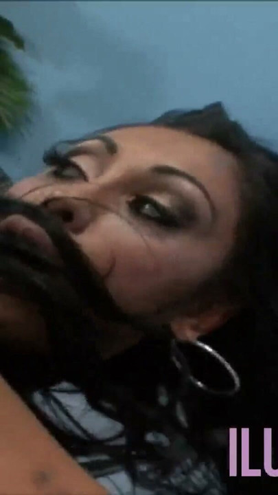 Ebony milf with big tits picked up from the street | Clip 2