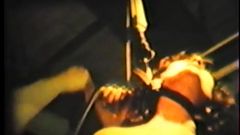 Video di bondage con piano cottura vintage