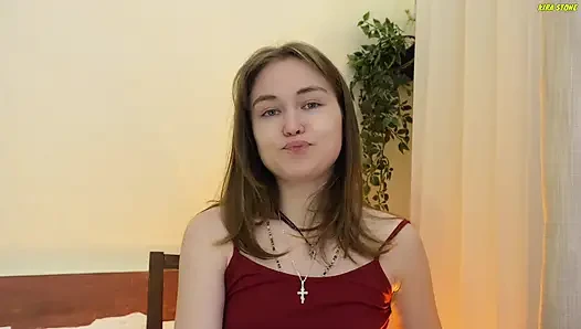 Batu Keira! Selamat datang di Pendidikan Seks. Aku akan mengajarimu seks dan membalikkan bagian dalam