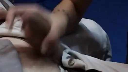 Seorang remaja mengisap dua orang cabul tua