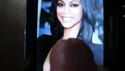 zoe saldana'ya saygı duruşu