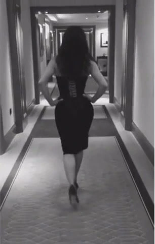 Salma hayek uzaklaşıyor klibi