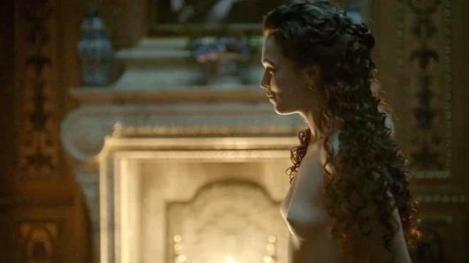 Anna brewster versailles'da çıplak sahne scandalplanet.com'da