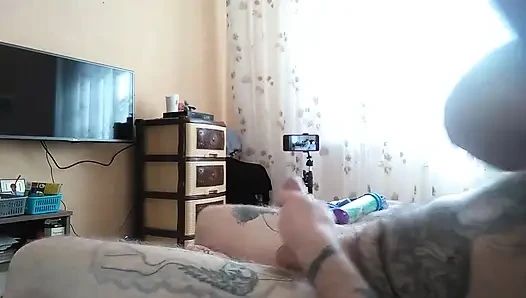 Half mir beim abspritzen, indem ich meinen schwanz abwichste.