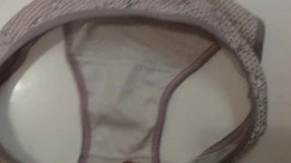 Éjaculation sur la culotte de mon ex-copine