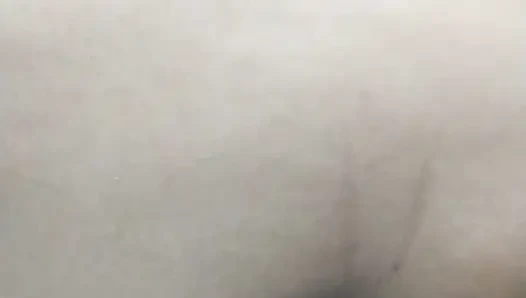 Wanita pantat bahenol ini dientot habis-habisan sampai mengerang keenakan