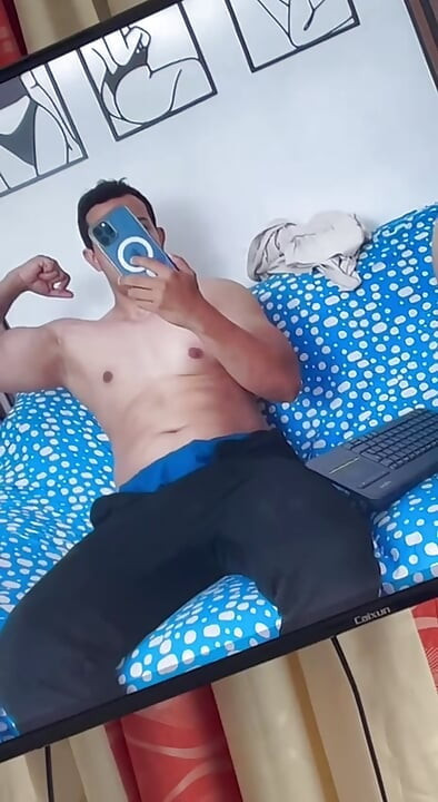 Petang yang sengit: jiran saya tiba dan semuanya dipercepatkan