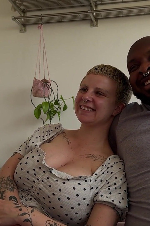 Urmărind filmele noastre porno, partea 4 - Lola Milk X Axel Reigns