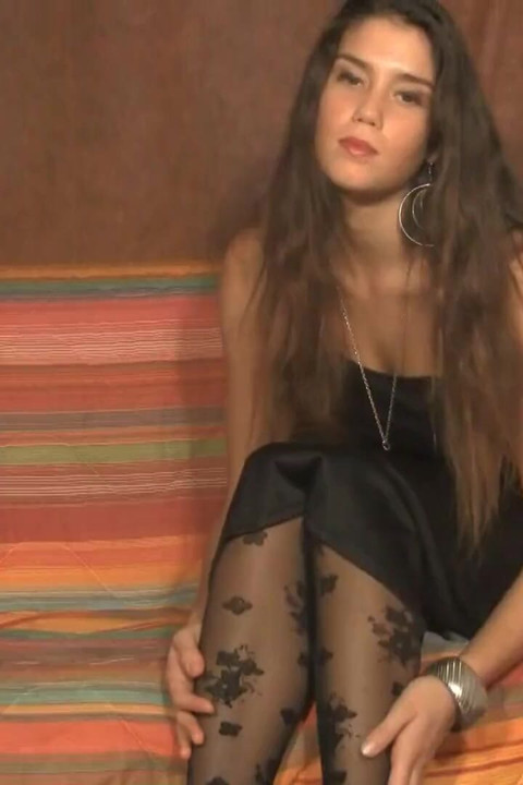 Cute brunette carla adores her feet