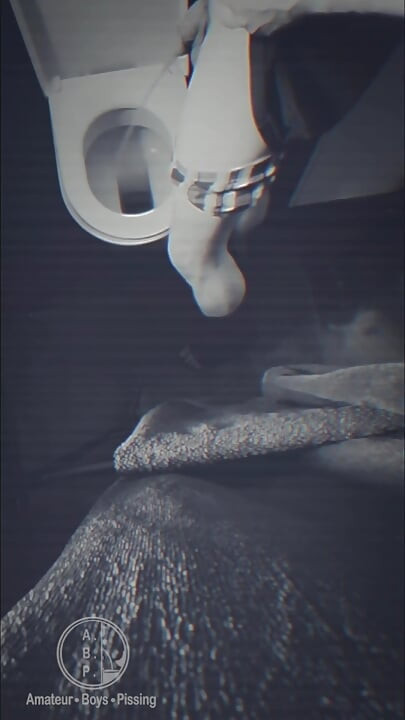 Flatmate Caught Peeing on Night Vision Cam