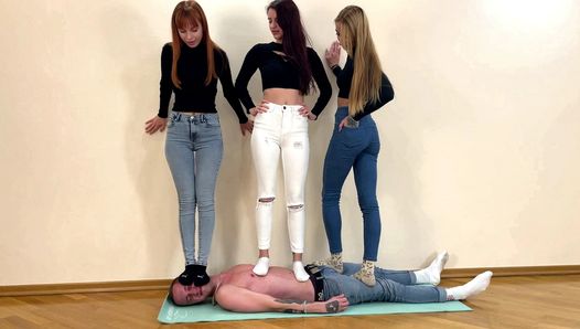 Dreifache Vollgewichts-Trampling-Domina mit Herrinnen Kira, Sofi und Agma