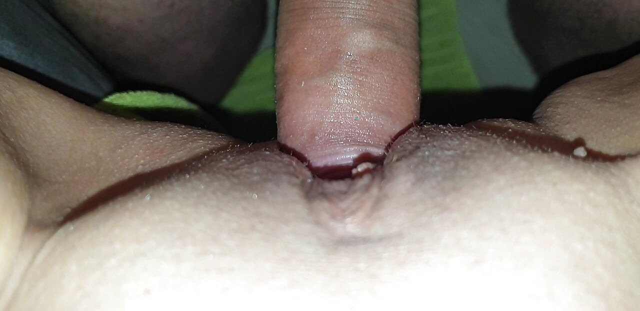 My boyfriend goes all the way in my cunt. Ice cubes and cum go into my.