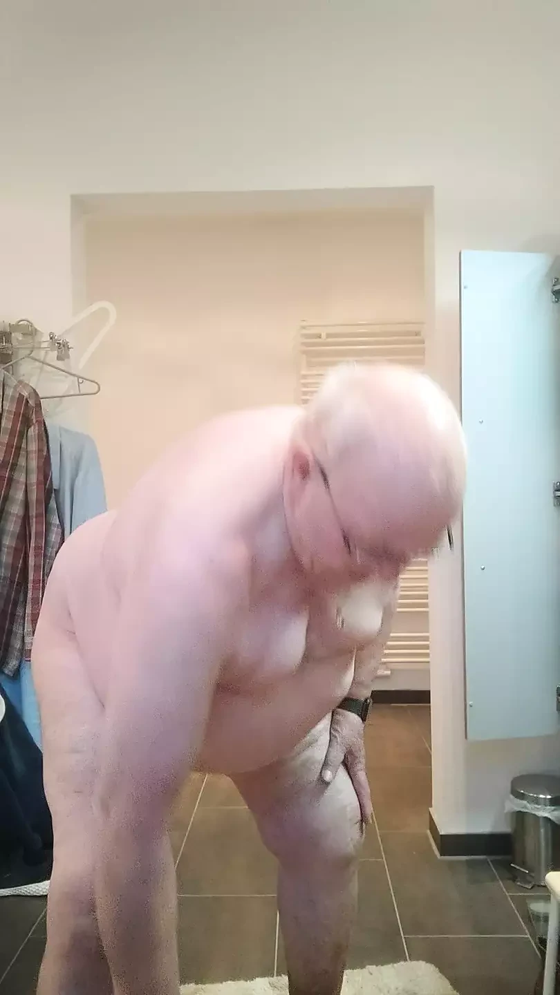 Fart and closeup play
