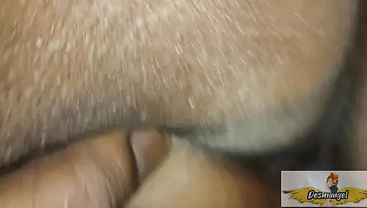 Gadis India menunggangi kontol besar dan sepong deepthort