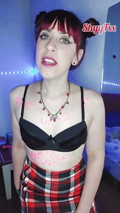 Shyyfxx Colegiala Caliente Le Ruega en Su Crush Que La Desvirgue Antes De Terminar El Colegio P1 JOI