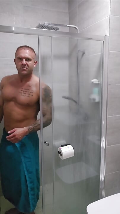 Shower Wank & Huge Thick Cumshot