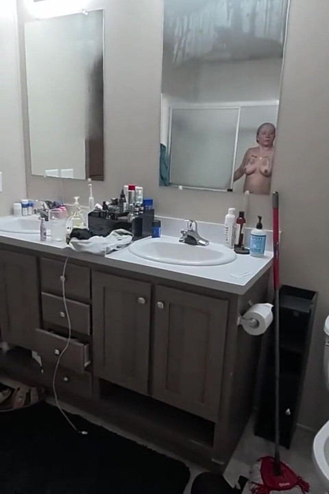 Dusch Peeper förstör pawg