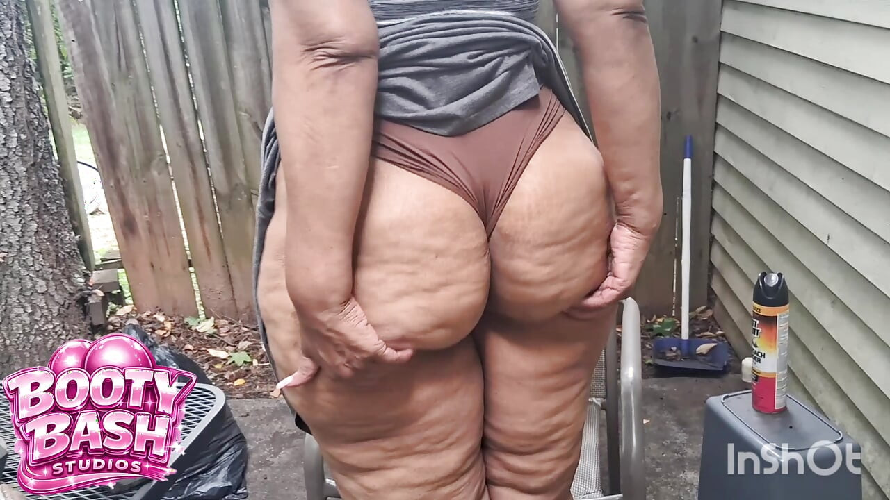 THE PHAT ASS ANAL QUEEN
