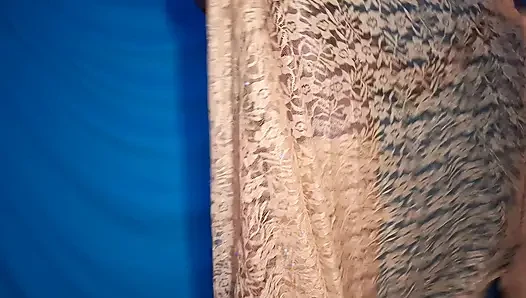 Navel and Erotic Show of Tamil Married Bhabi