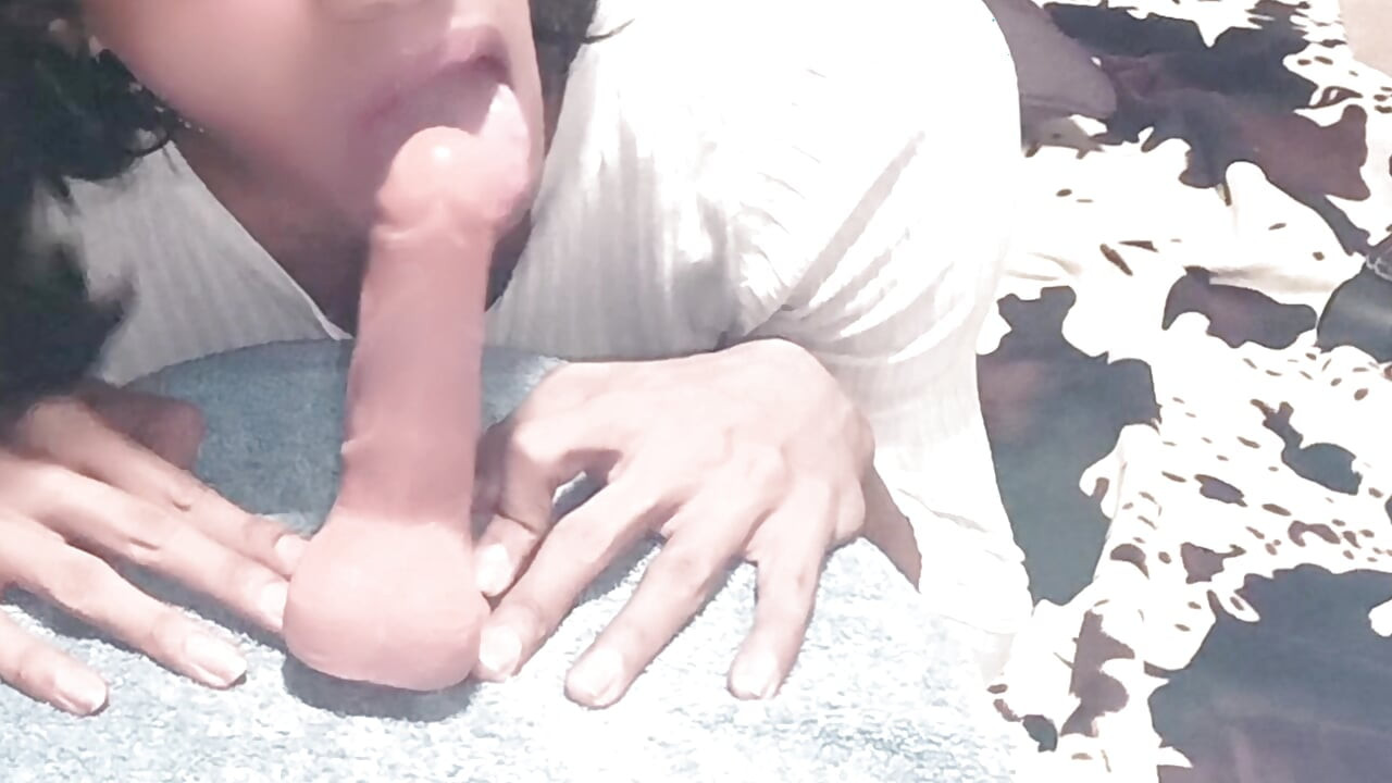 Glam Tgirl Μέλι με γυαλιστερά μάτια σε γλείφει καθαρό 1
