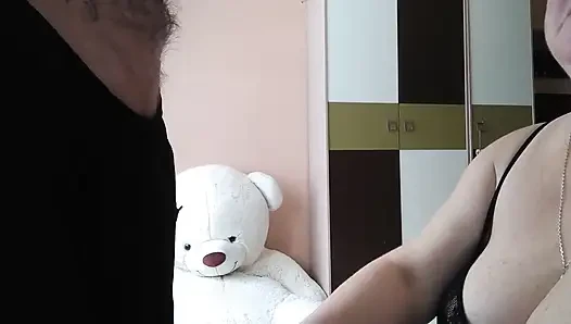 Я наполняю ее рот спермой после минета