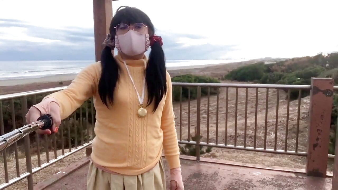 Self-training 49: M-leg Split Challenge at a Beach