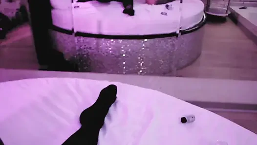 Eva latex si tante seksi lagi asik nyepong kontol besar fetish kontol besar