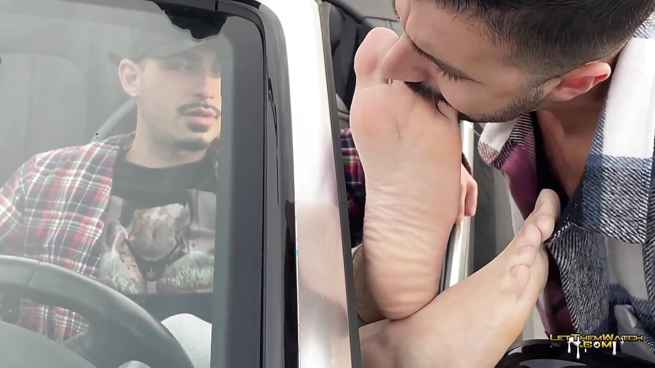 Public Suck & Feet Worship!