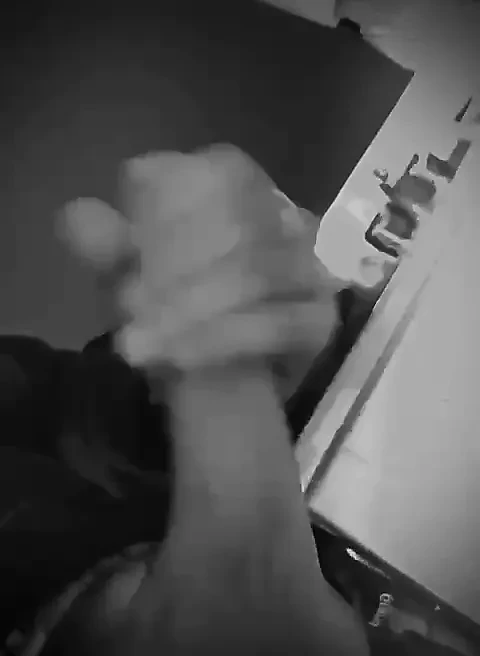 在厨房里快速射精