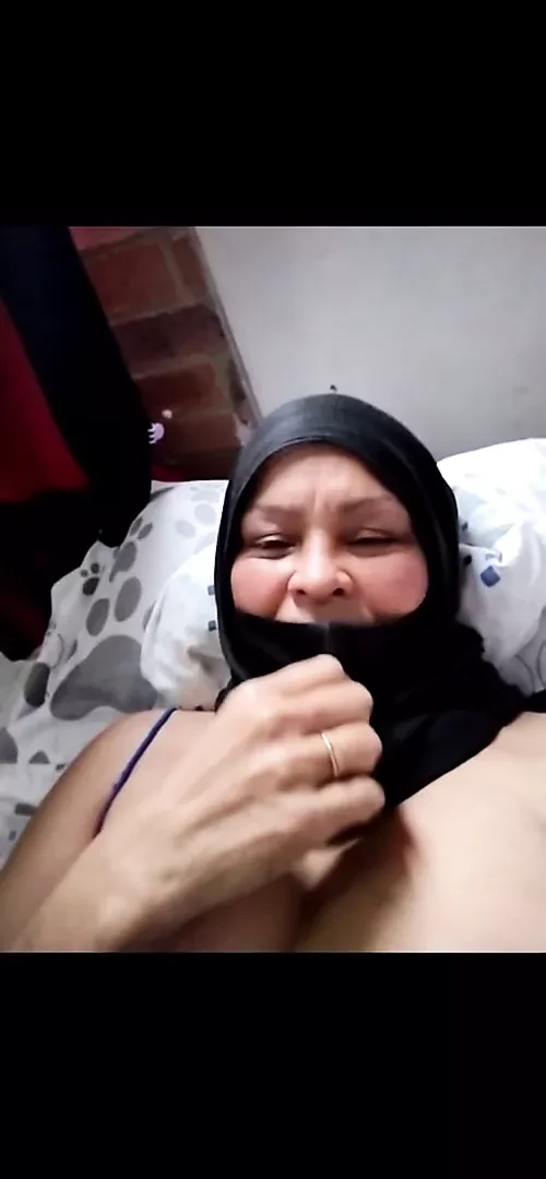 Hot Spanish bitch solo milf