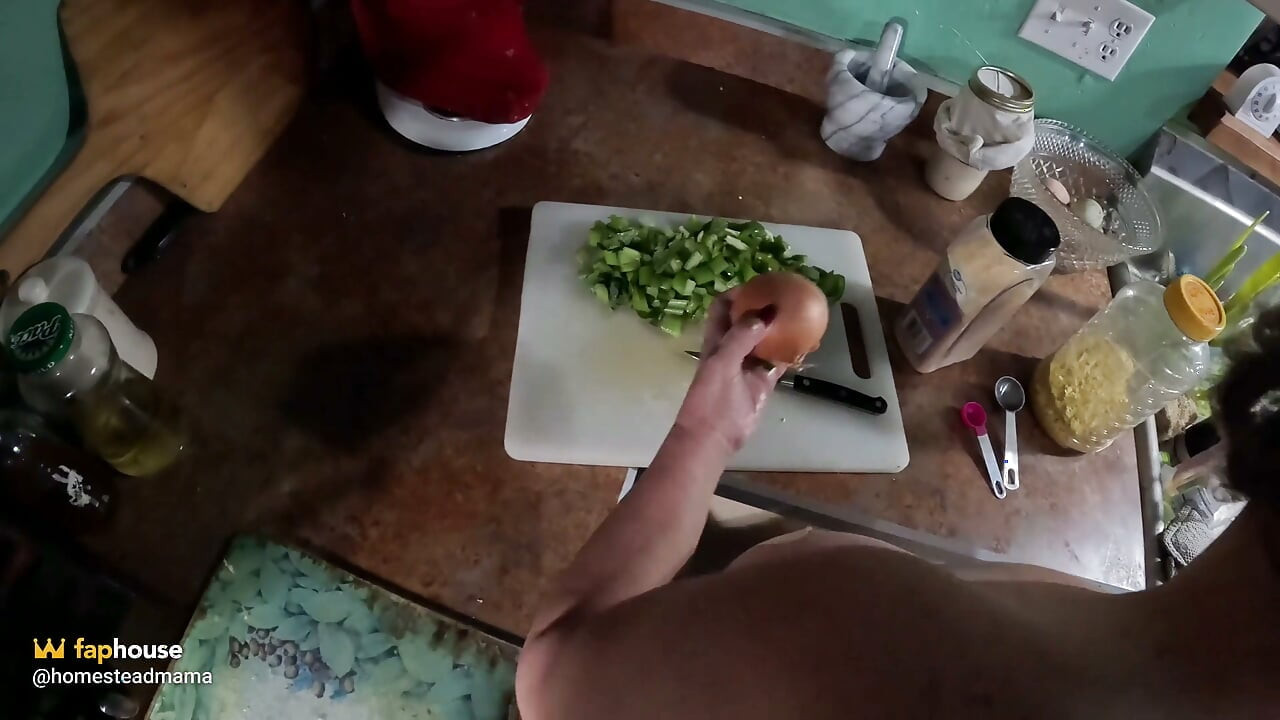 Cheryl Cooks Tofu Scramble