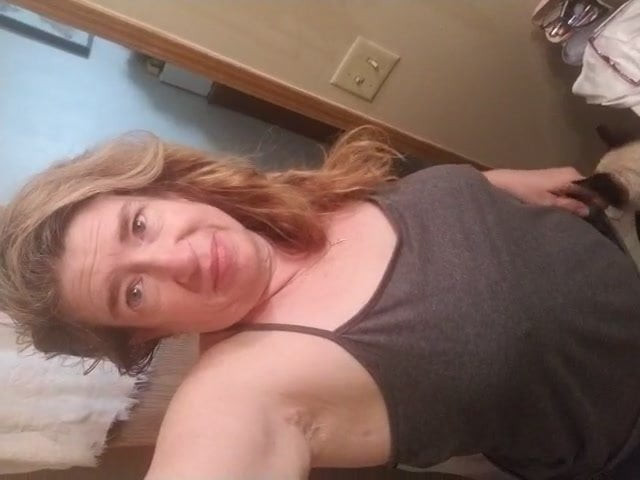 Mature bbw undress