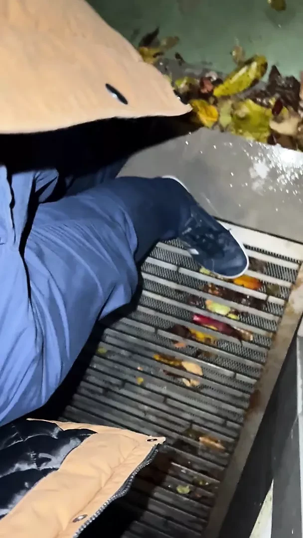 Pissing and cumming