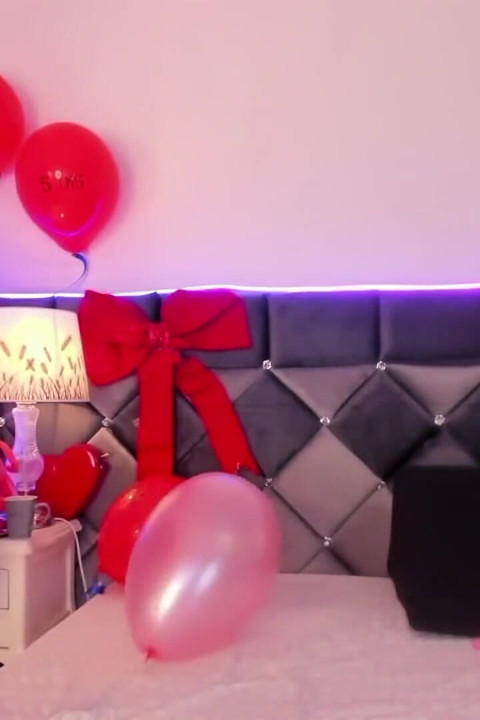 Yaramaz sarışınla balon fetişi