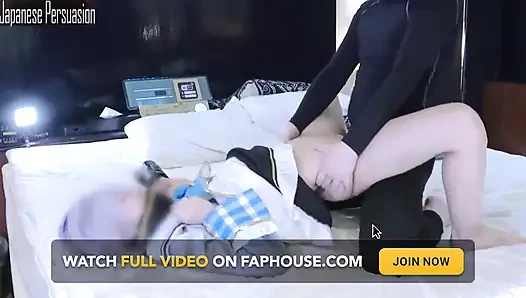 Cewek imut dengan tubuh langsing ini dientot habis-habisan sampai dicrot di dalam - angle1