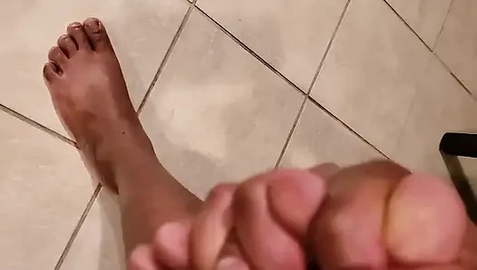 Siyah ayı ile ayak fetişi