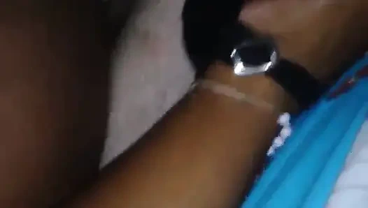 18-jähriges mädchen mit riesigen natürlichen titten liebt es, hart zu ficken