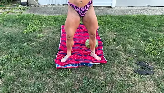 Muscle MILF Kandys Watermelon Crush Domination