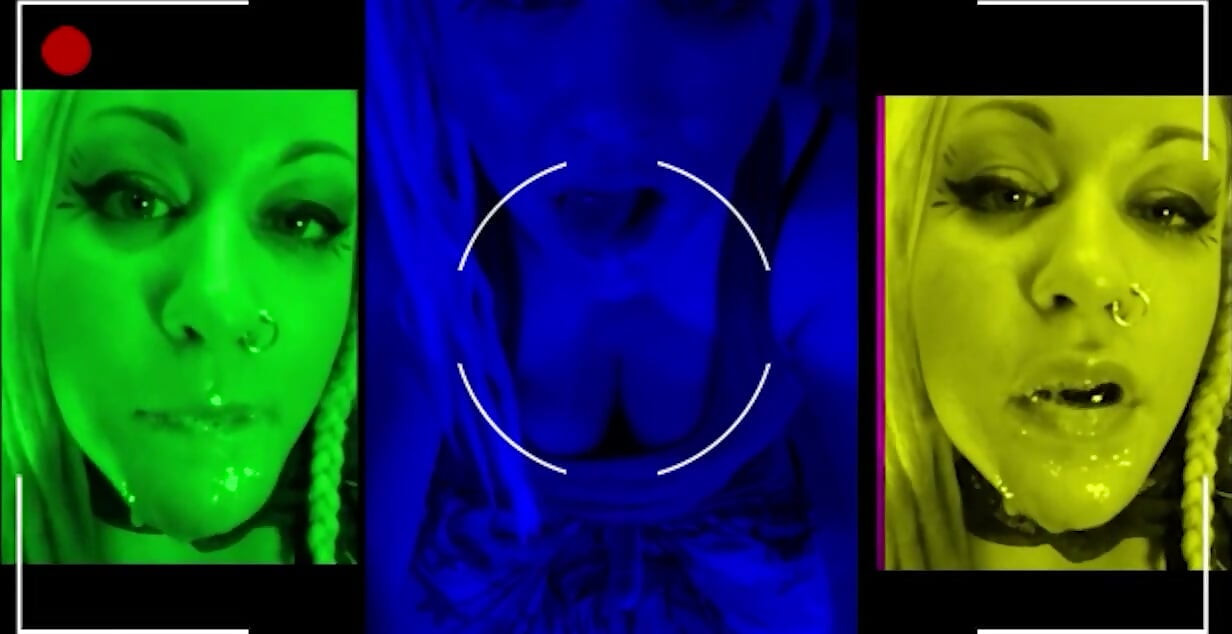 La travesti te graba sacudidas para ahorrar para su colección porno transexual