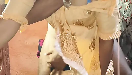 Desi teacher hot student ne teacher ko boobs dikhaye