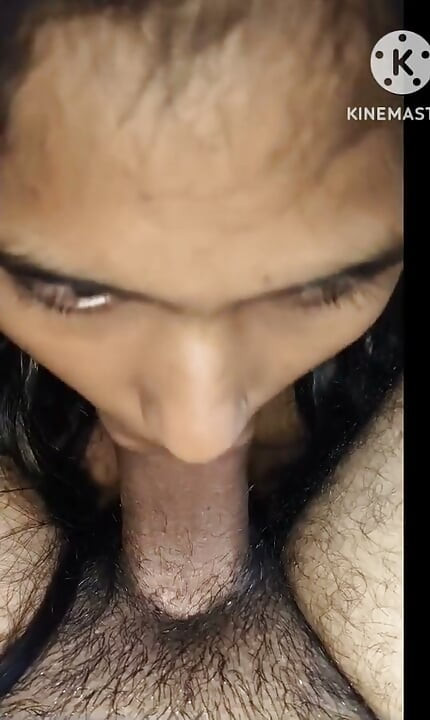 Padosi bhabhi ne mera lund chusa