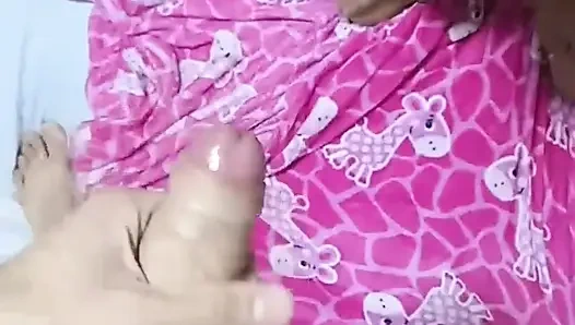 Известного хеттокера трахает фанат