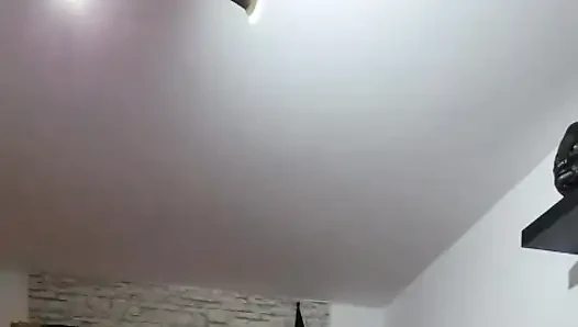 Массаж ступней и удары ногами