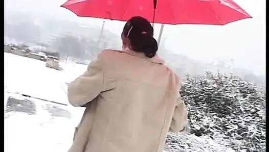 Solo Pee Girls - Sexy Olga outdoor pissing