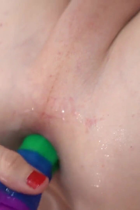Trans beauty Ella Venus strokes and cums