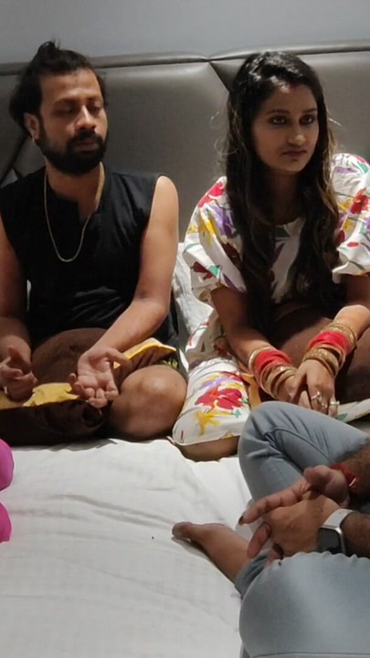 Um casal ensinou outros amigos como foder | Clipe 1