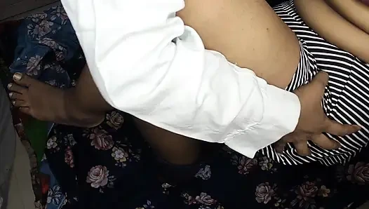 Ich habe die Gujarati-schwiegertochter gefickt, indem ich ein neues bett machte