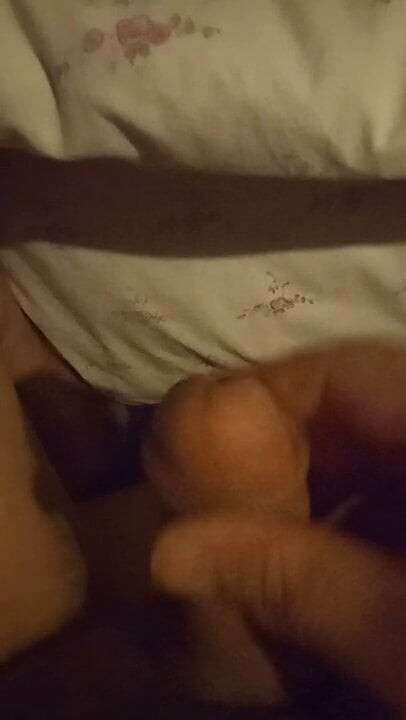 Im Bett wichsen